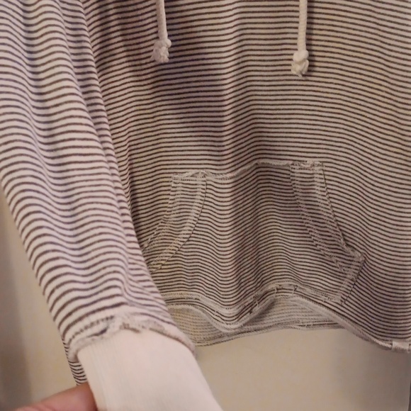 WSU Pullover Sweatshirt - Picture 5 of 8